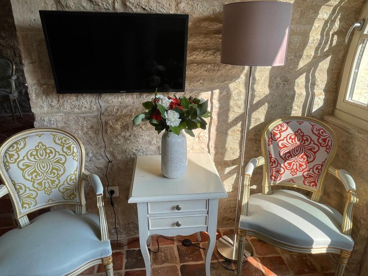 Bed and Breakfast L'Orangerie Нефшато Екстер'єр фото