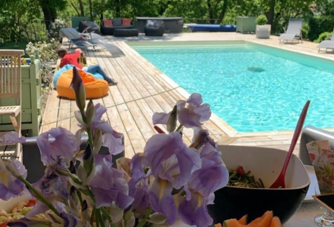 Bed and Breakfast L'Orangerie Нефшато Екстер'єр фото